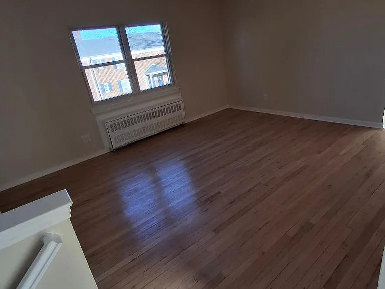 421-427-435-441 Main Saint Linwood Ave — Photo 4