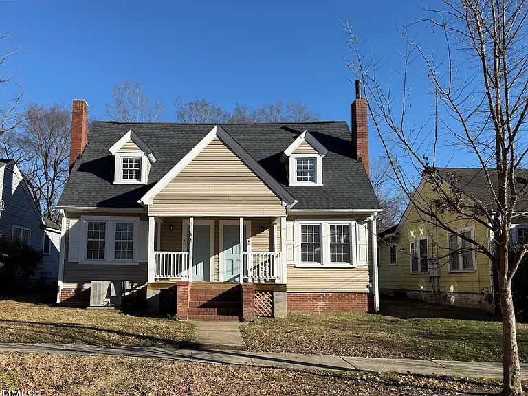 1102 N Buchanan Blvd #B — Photo 3