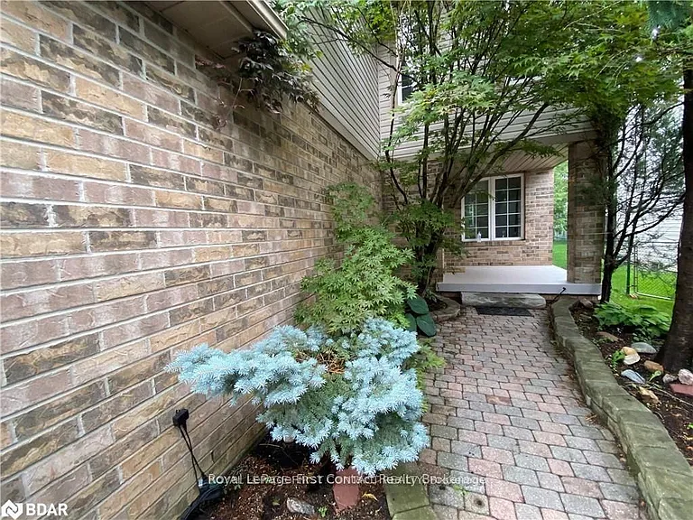 41 Copeman Cres — Photo 3