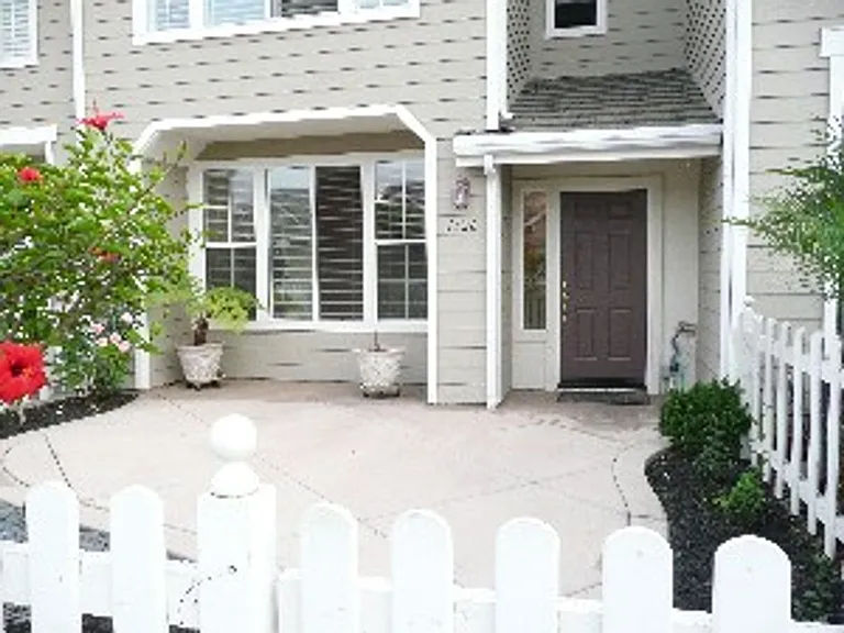 1326 Statice Ct — Photo 7