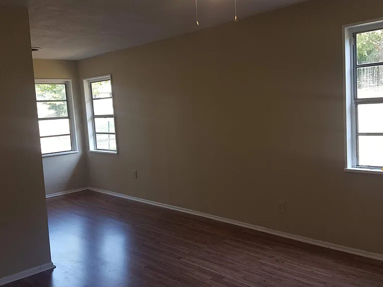 723 Sommer St NE — Photo 15