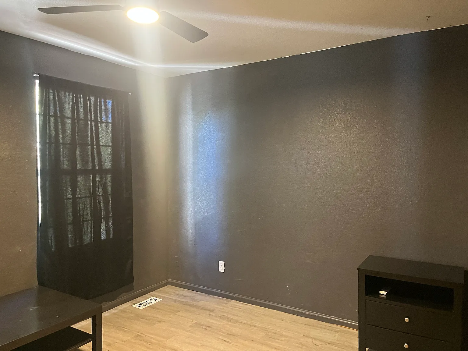 5 bed, 2038 sqft, $650 — Photo 1