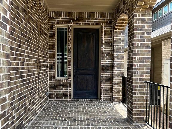 4th image of 2843 Highpoint Ct