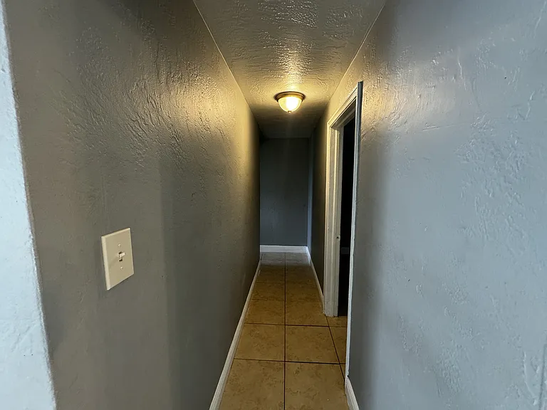 4017 SW 24th St #3 — Photo 6