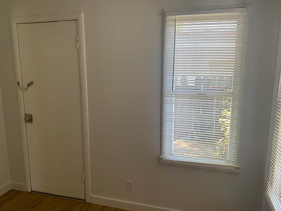 5th image of 101 Elliot St