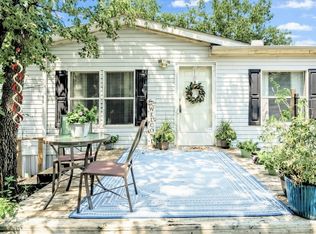 402 Silver Acres Rd, Azle, TX 76020