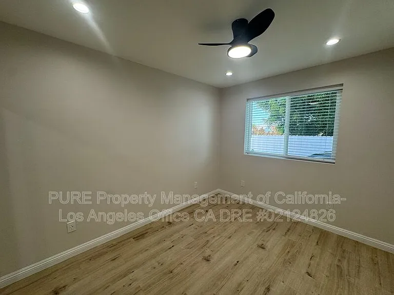 670 W 2nd St #1/2 — Photo 4