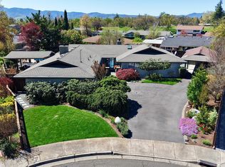 2424 Pembroke Cir, Medford, OR
