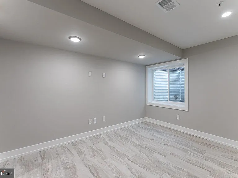 2127 N Randolph St — Photo 27