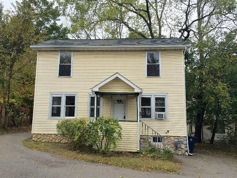 1703 Dexter Ave photo 1