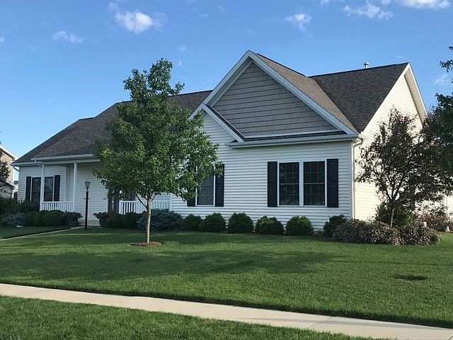 2nd image of 1106 Peters Dr