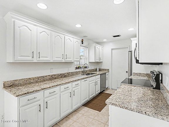 3rd image of 1887 Palmer Dr