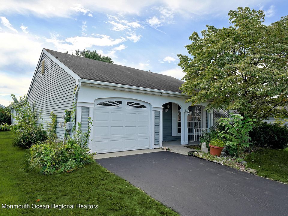 1st image of 143 Buckingham Drive N