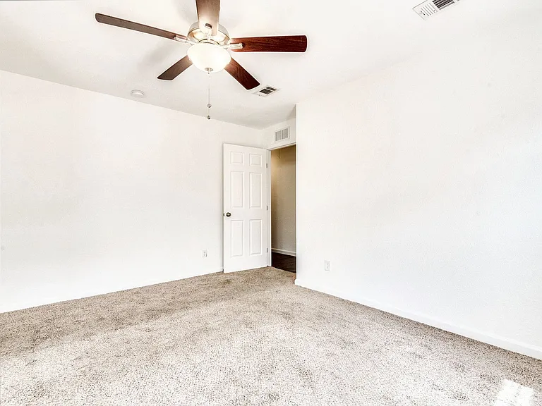 5607 Samuel Huston Ave — Photo 19