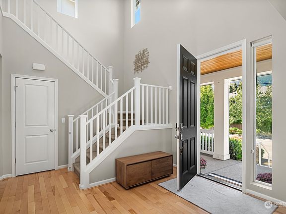 5th image of 1068 Maloney Grove Avenue SE