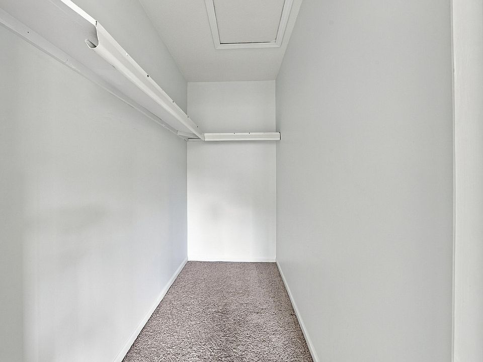 221 Superior Ave, photo 17