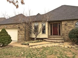 2008 E Lakewood St, Springfield, MO 65804