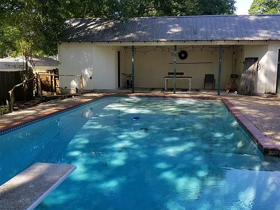 5th image of 185 Oakwood Dr