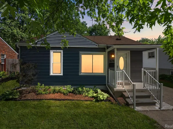 1674 Catalpa Dr, Berkley, MI 48072