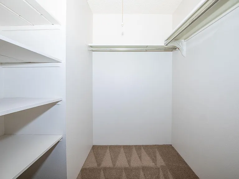 Summerhill Apartments — Photo 15