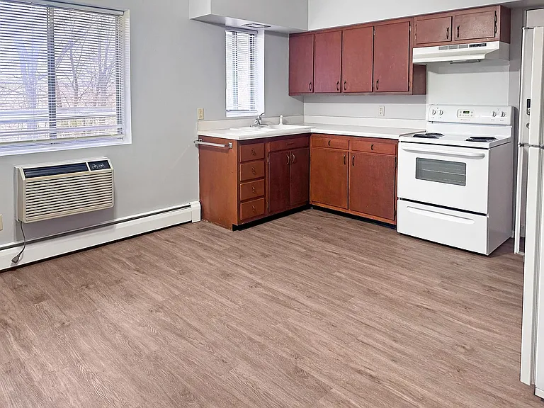 2843 S Burdick St #B — Photo 5