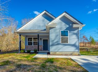 808 Hogan Heights Dr, Rossville, GA 30741