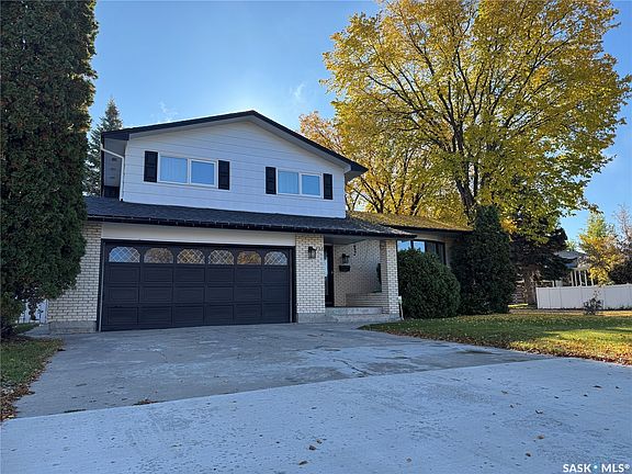 4th image of 131 Windfield Road