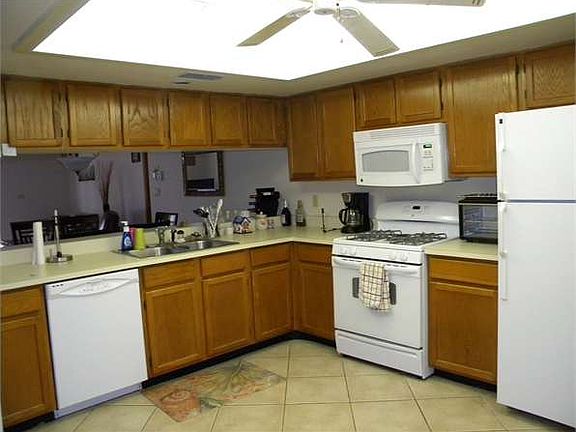 5th image of 115 Villa Ave