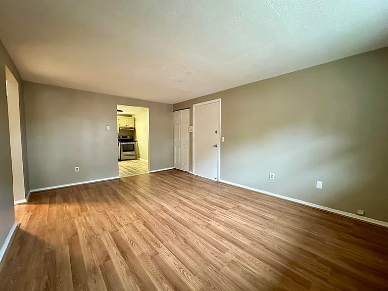 7 Maple Crest Cir #E — Photo 6