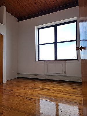 3rd image of 93 Underhill Ave APT 4D