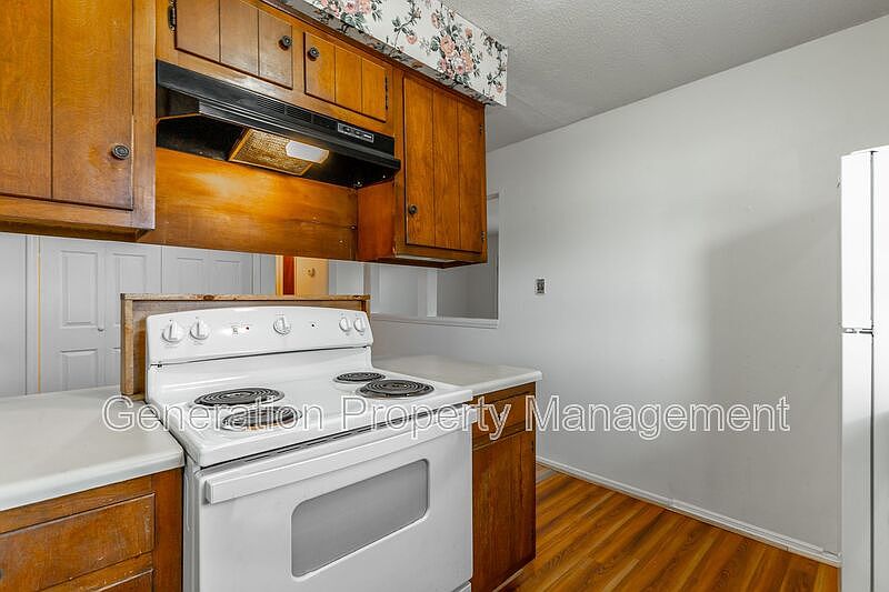 1st image of 72 Knollwood Dr #17A