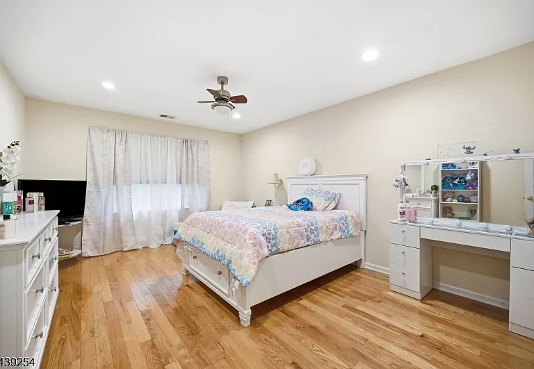 75 Spring Hill Cir — Photo 16