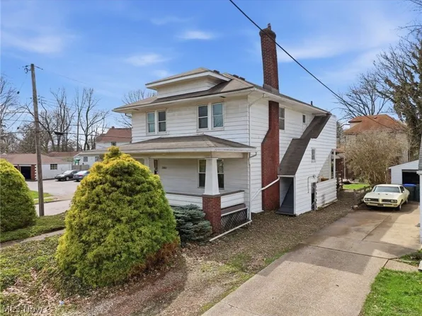 2860 Hudson Dr, Cuyahoga Falls, OH 44221