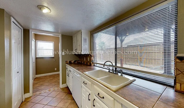 10239 Catalpa Rd — Photo 17