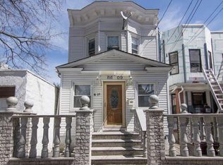 8609 90th St, Jamaica, NY 11421
