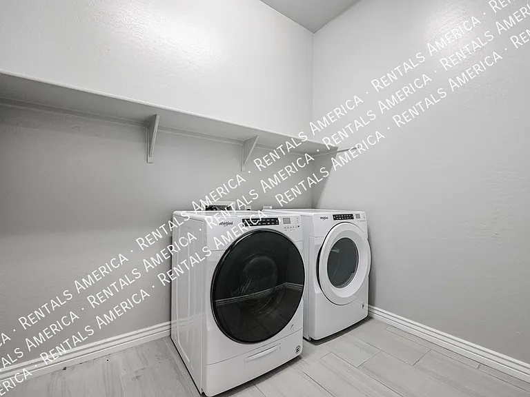 8544 W Midway Ave — Photo 19