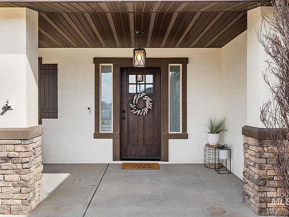 3rd image of 744 Midnight Sun Loop