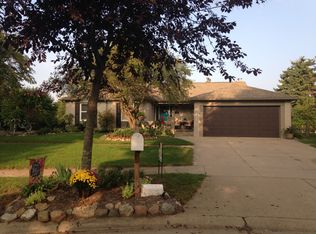 1951 N Lake Dr, Troy, MI 48083