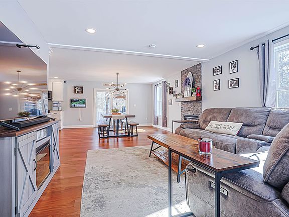 3rd image of 8 poor farm Road