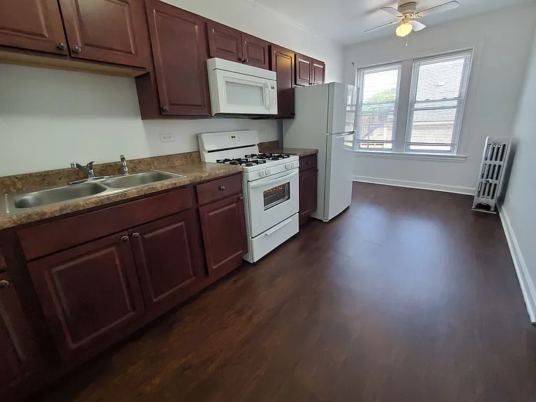 3056 W Irving Park Rd #2E — Photo 15