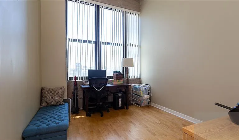 320 E 21st St #610 — Photo 7