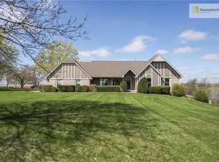 960 S La Frenz Rd, Liberty, MO 64068