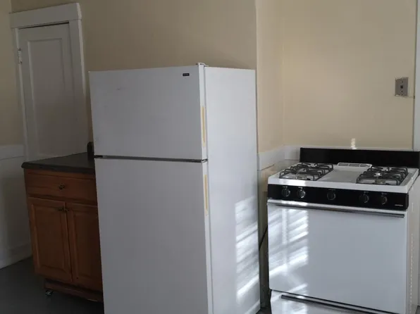 148 W Center St Floor 2, Manchester, CT 06040