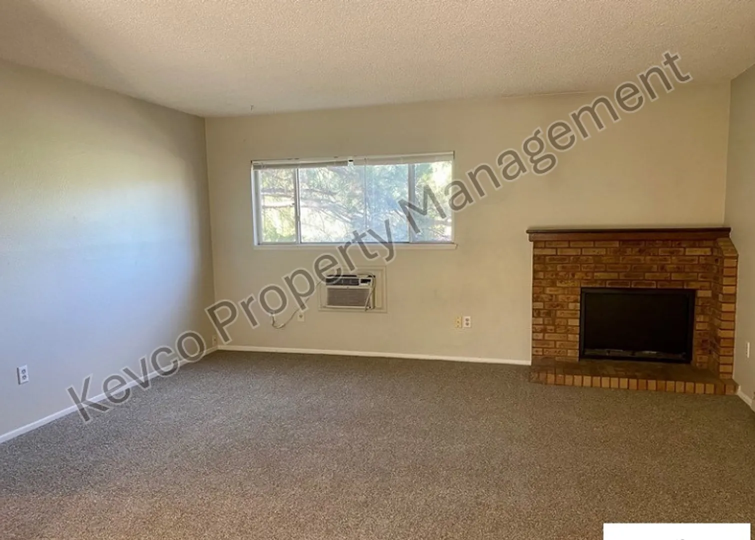 Great Condo by Foothills Mall! — Photo 3