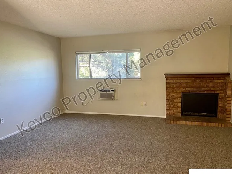 1024 E Swallow Rd #C321 — Photo 2