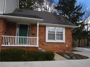 517 Fairbrook St, Northville, MI