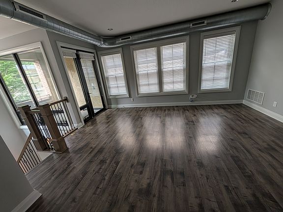 4th image of 58 E Hubbard Ave #A