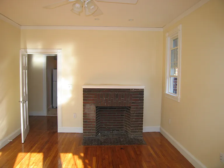 15 Glenville Ave #11 — Photo 4