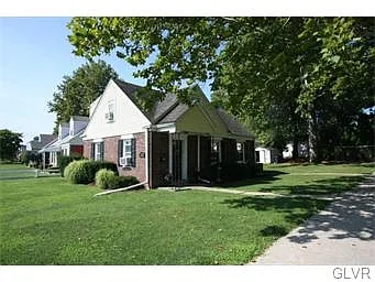 1358 N Van Buren St photo 1