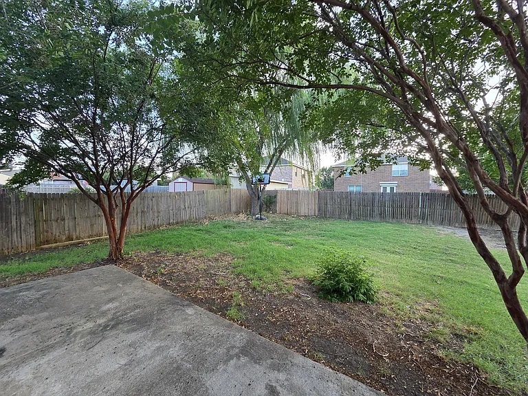 8138 Mossberg Dr — Photo 44